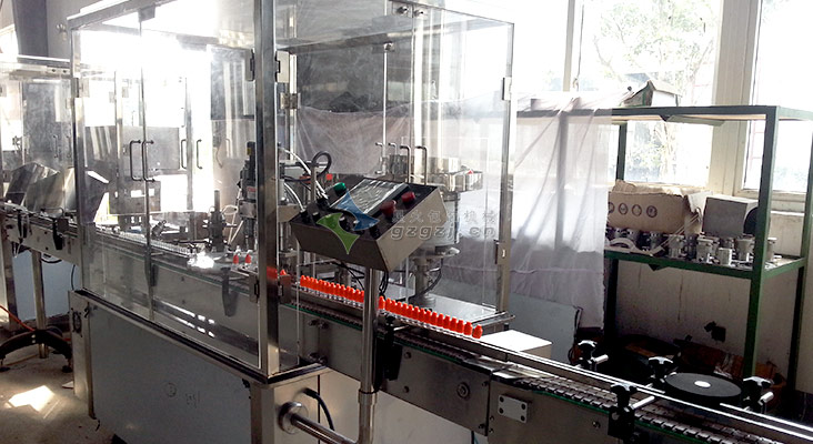 灌装旋盖一体机械设备