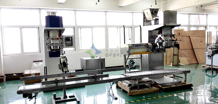 25公斤大袋粉剂称重包装机工厂图