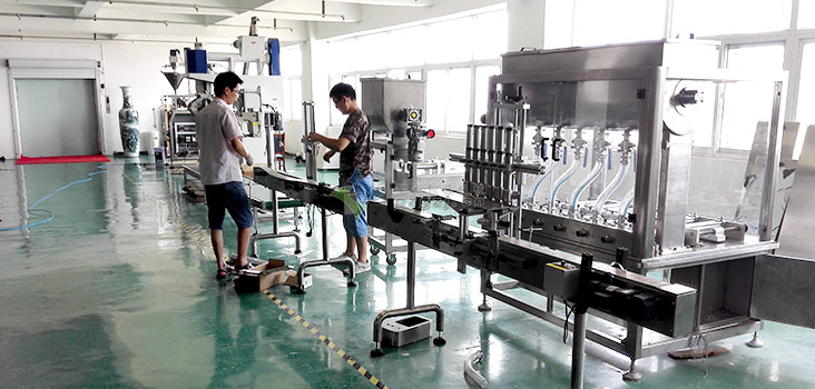 双头卧式搅拌直线酱料灌装机工厂图