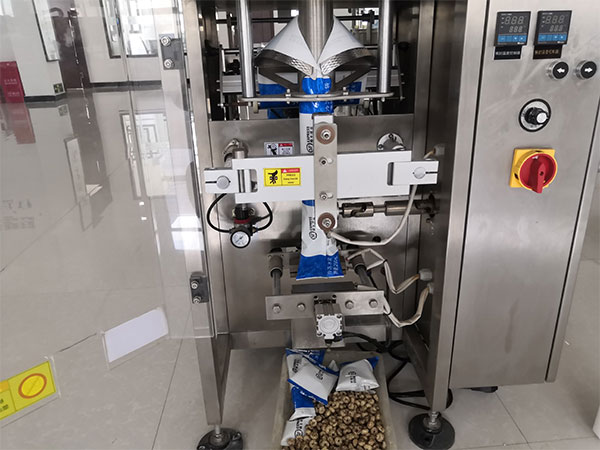 自动化食品包装机设备展示图