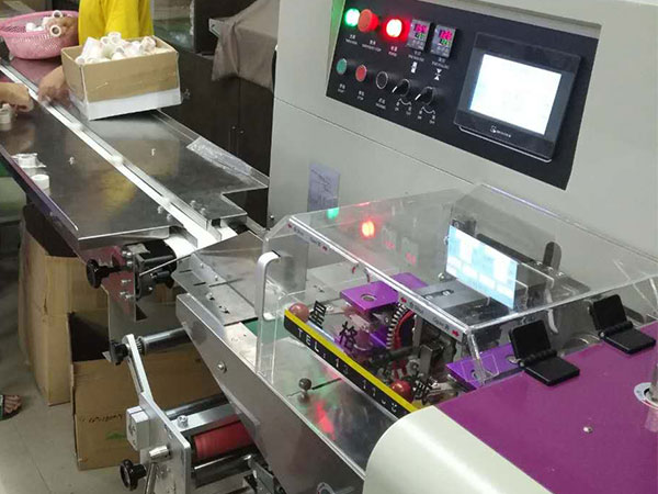 全自动枕式包装设备细节图