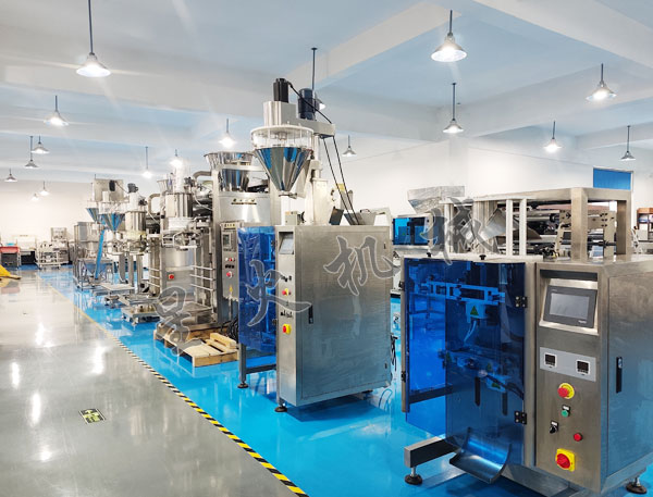 成都工业盐自动包装机实拍图