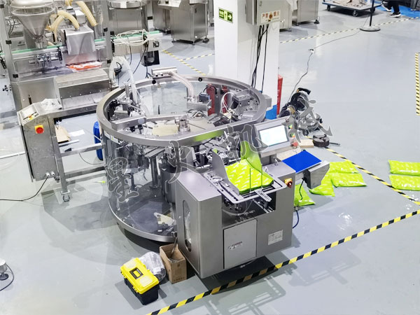 成都液体自动包装机实拍图