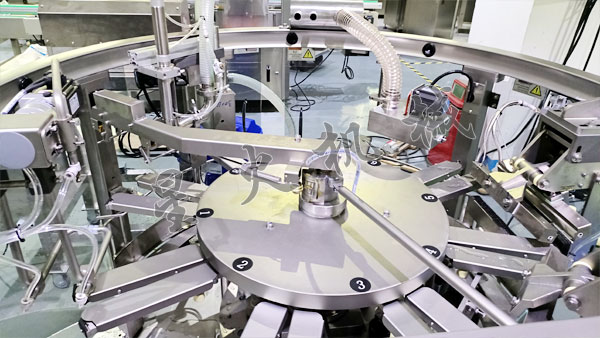 成都液体自动包装机实拍图