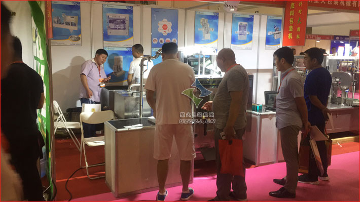 给袋式酱料包装机,火锅底料包装机