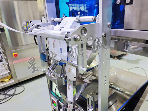 成都立式颗粒食品包装机实拍图