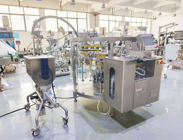 自动给袋式颗粒酱料食品包装机实拍图